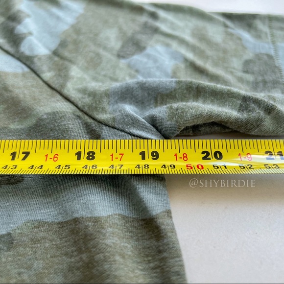 NEW AE Camo V-Neck T-Shirt - Picture 8 of 10